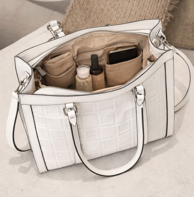 Steve Madden Bolsa Camel Gold | El Accesorio Que Eleva Cualquier Look